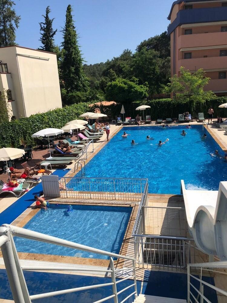 קמר Monna Roza Beach Hotel מראה חיצוני תמונה